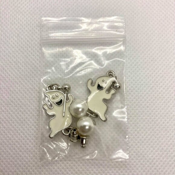 !!LAST PAIR!! Cute Ghost Earrings with Faux Pearls - Picture 5 of 5
